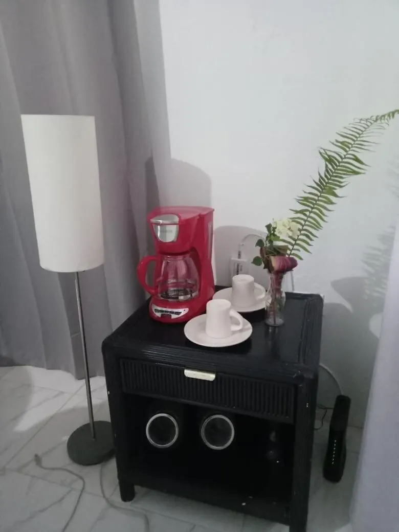 Modern Home In Ocho Rios With Wi-Fi And Netflix Feriehus