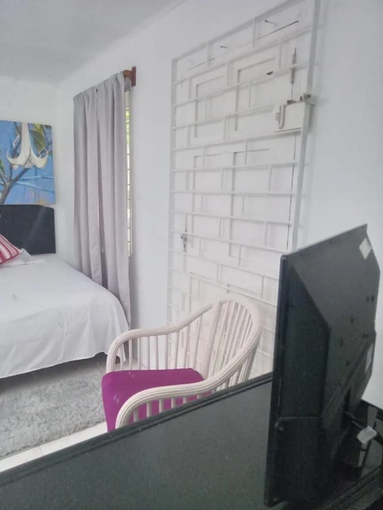 Modern Home In Ocho Rios With Wi-Fi And Netflix